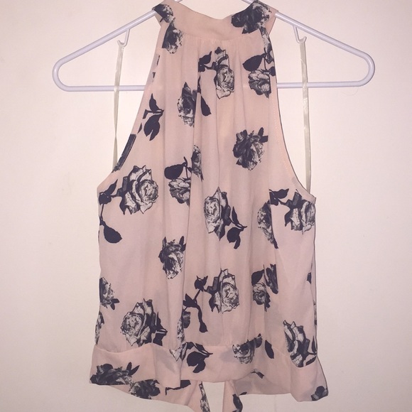 Halter top - Picture 2 of 6